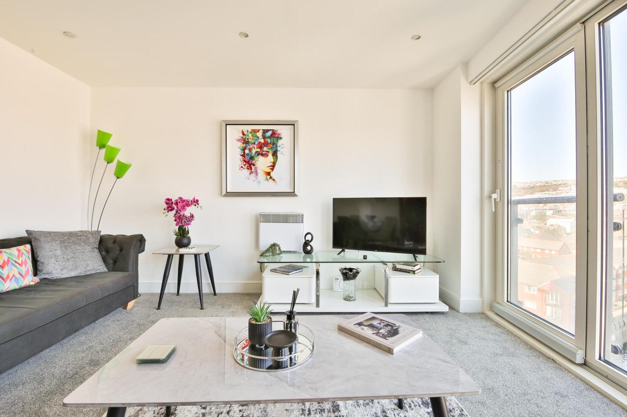 Apartment Just Wales - Meridian Tower Marina & View - 1 Bed *